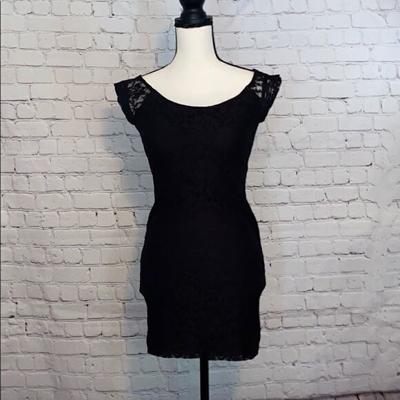 🌸3/$15.00🌸 Nollie  Black Fitted Lace Dress - Picture 1 of 7